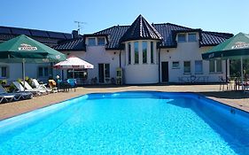 Brydar With Sauna, Swimming Pool And Jacuzzi